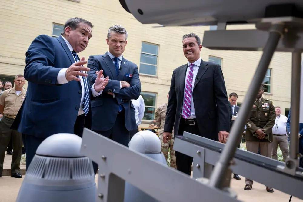 一架仅需4万美元!美国版“小摩托”巡飞弹亮相,中国能防住吗?