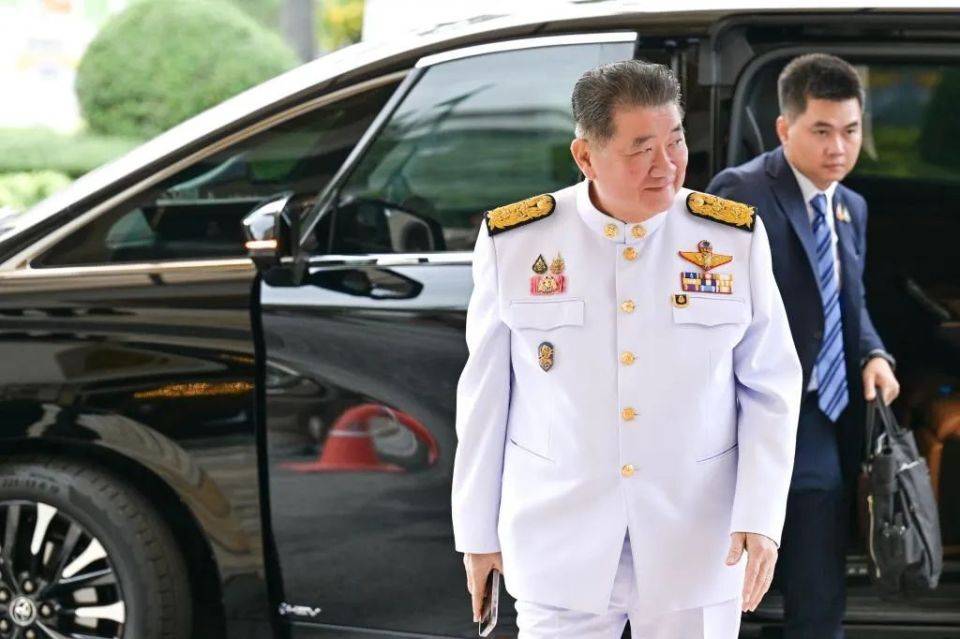 泰国柬埔寨冲突升级，佩通坦公开表示“会回来”