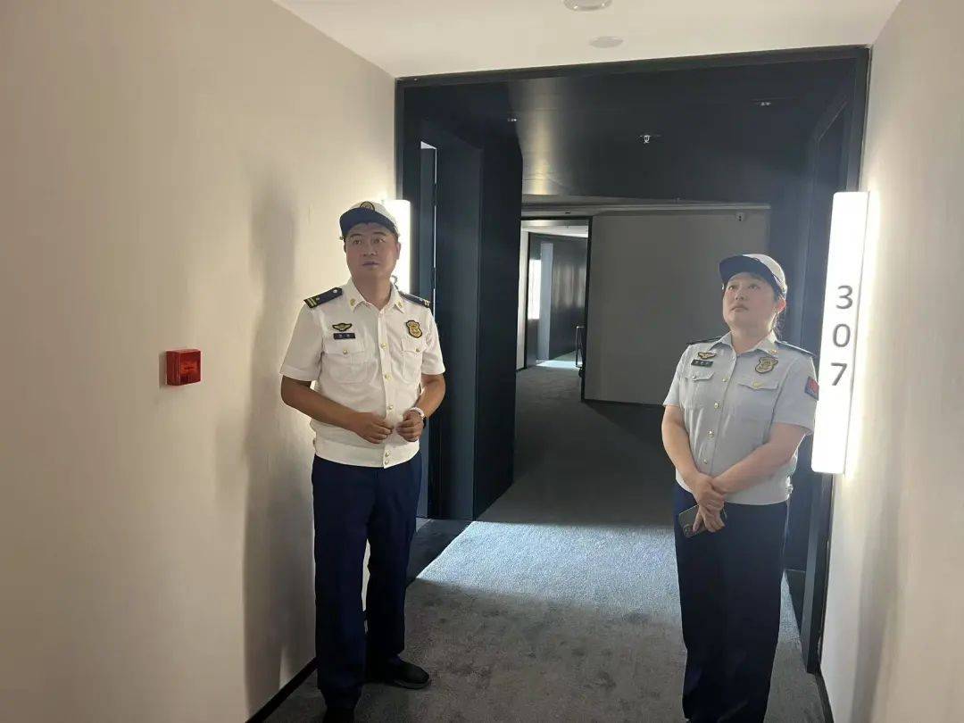 营口消防站前大队深入辖区酒店开展开业前消防安全指导检查