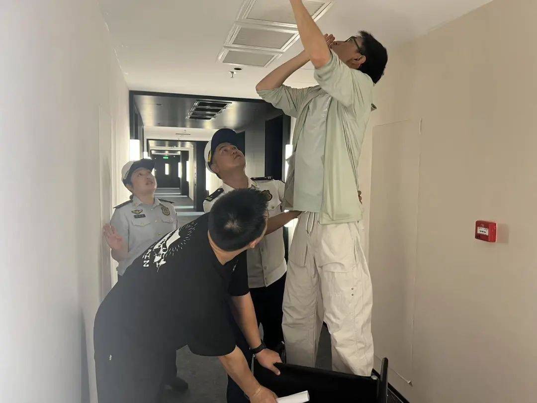 营口消防站前大队深入辖区酒店开展开业前消防安全指导检查