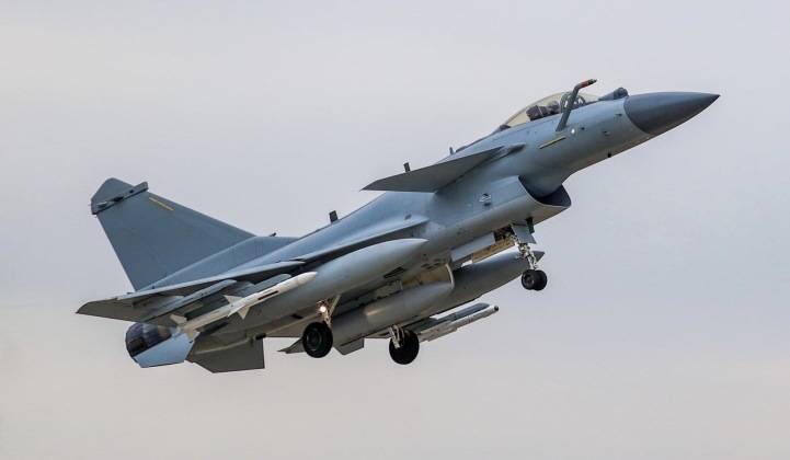 买不到F-35,不愿意买枭龙,不敢买歼-10,土耳其只能买台风了?