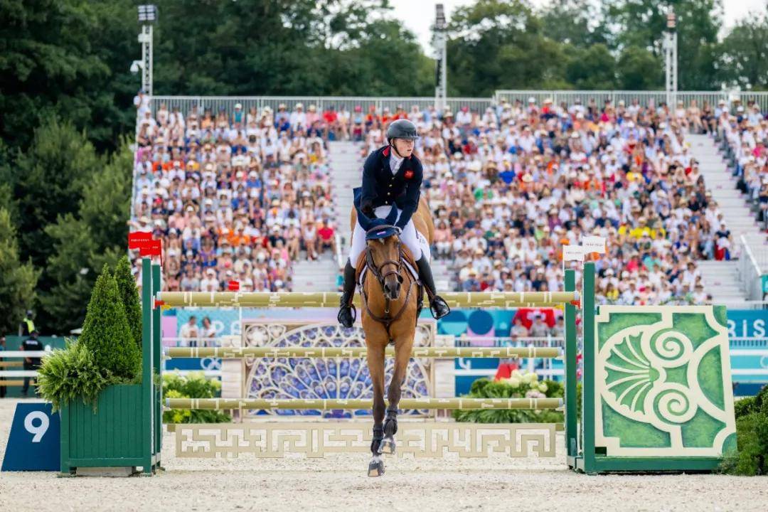 乔布斯27岁小女儿花半亿嫁马术奥运冠军,当模特合作LV,与谷爱凌是闺蜜