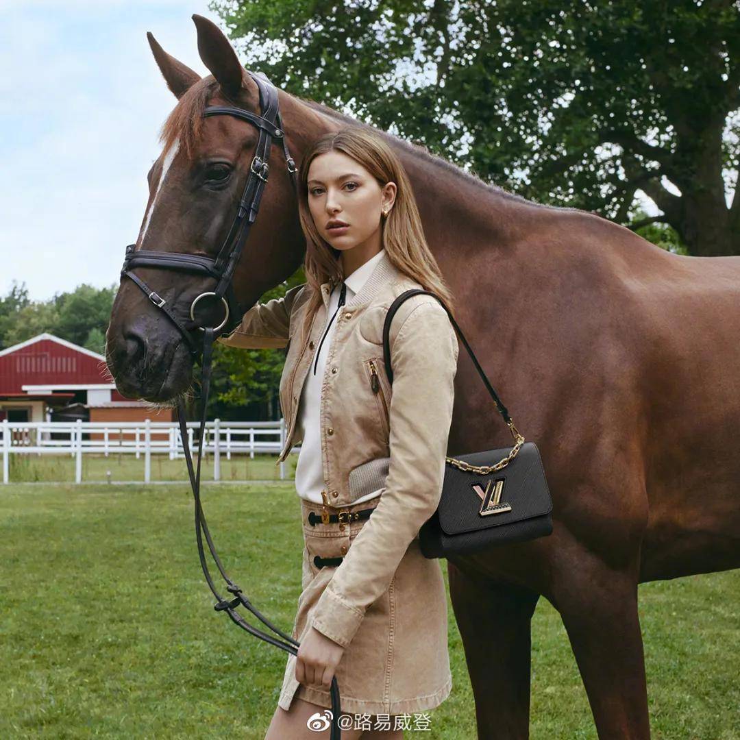 乔布斯27岁小女儿花半亿嫁马术奥运冠军,当模特合作LV,与谷爱凌是闺蜜