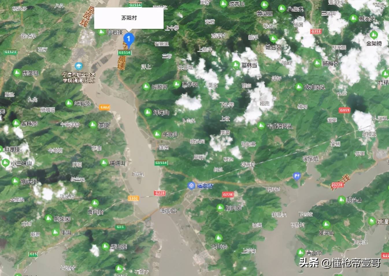 三等功法警制毒31吨,骑单车逃出警察包围,还去大学教课