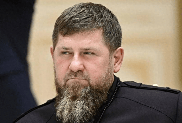 普京收到坏消息,车臣领导人卡德罗夫突然溺水,其17岁小儿子大概率成为接班人?美西方罕见失声