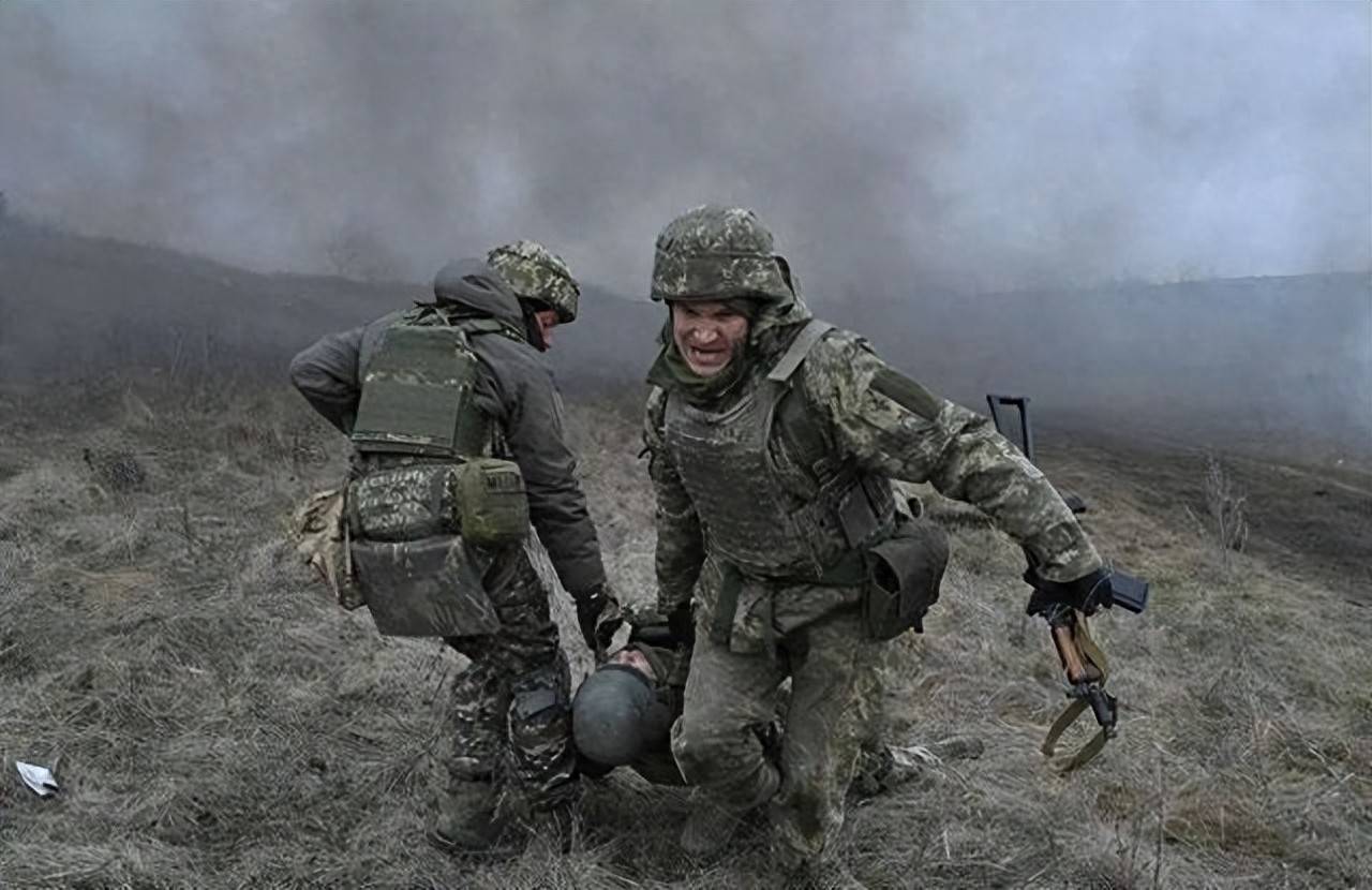 决战打响，乌克兰被爆逃兵40万，泽连斯基豪赌失败，大结局来了？