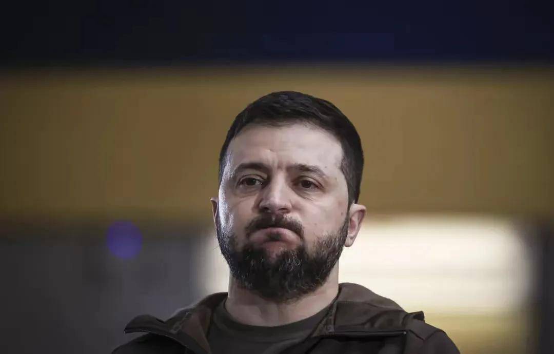 白宫突然同意俄方条件！特普会前夕乌克兰局势紧张，泽连斯基被迫选择！