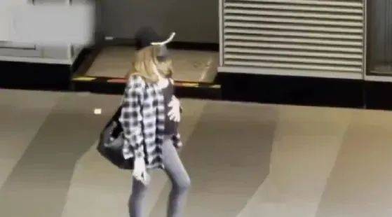 知名女演员官宣生娃并晒照