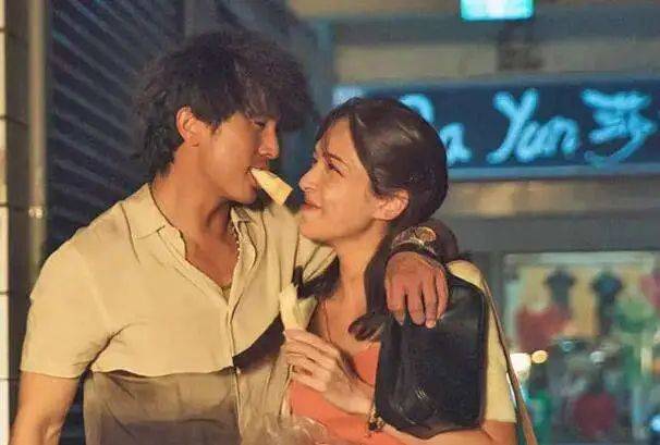 知名女演员官宣生娃并晒照