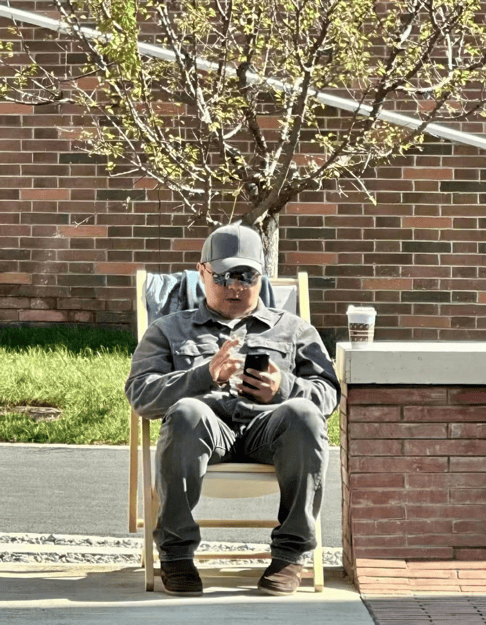 考古｜56岁窦唯剃光头胡子拉碴隐居阿那亚，“飘逸仙人”终于活成自己想要的模样？