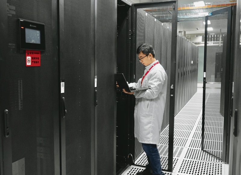 大国工程在新疆丨从“富得流油”到“算力爆表”,这是克拉玛依的“进化论”