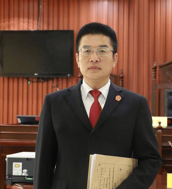 秦岭脚下二十年如一日健身晨跑的他，以自律、温度与力量滋养法治年轮