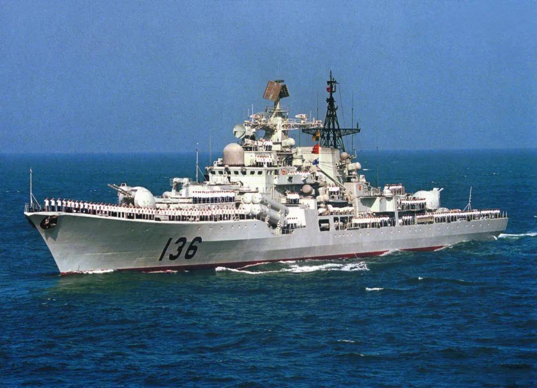 解放军海军装备俄制AKS-74U，为啥不用国产步枪？