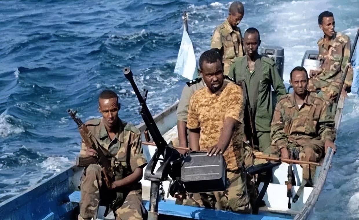 解放军海军装备俄制AKS-74U，为啥不用国产步枪？