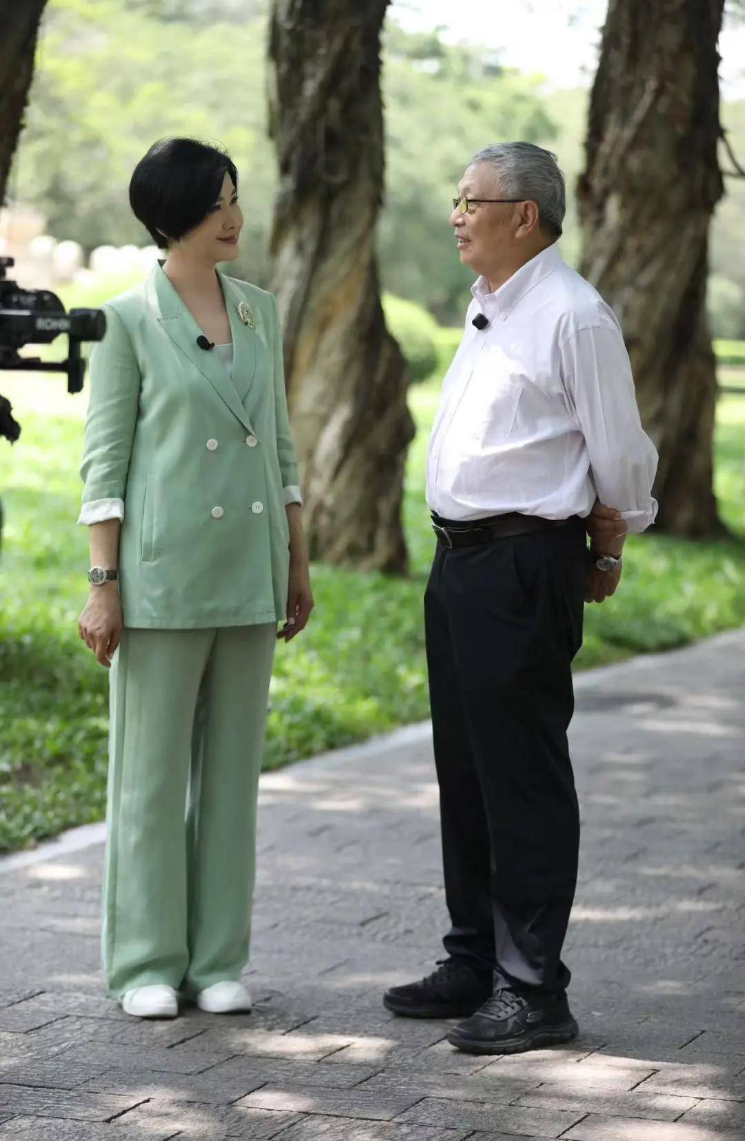 70岁顶流数学家张益唐回国:曾在快餐厅当会计,58岁“封神”