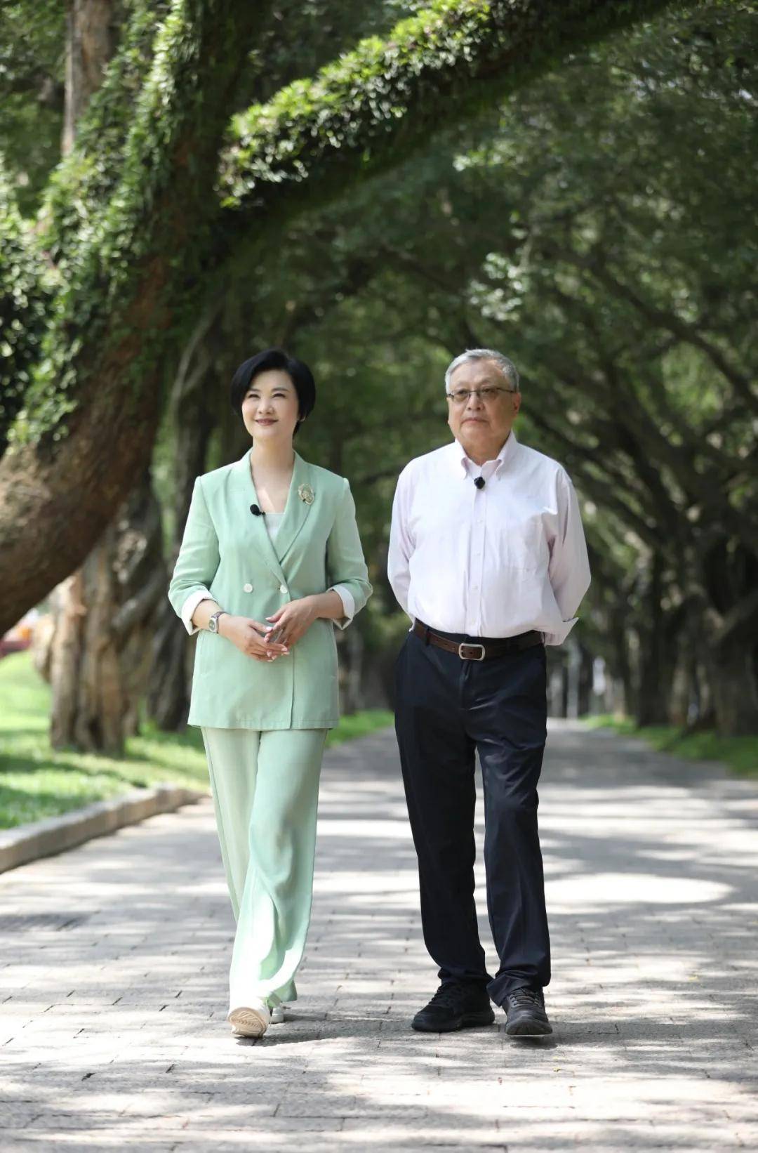 70岁顶流数学家张益唐回国:曾在快餐厅当会计,58岁“封神”