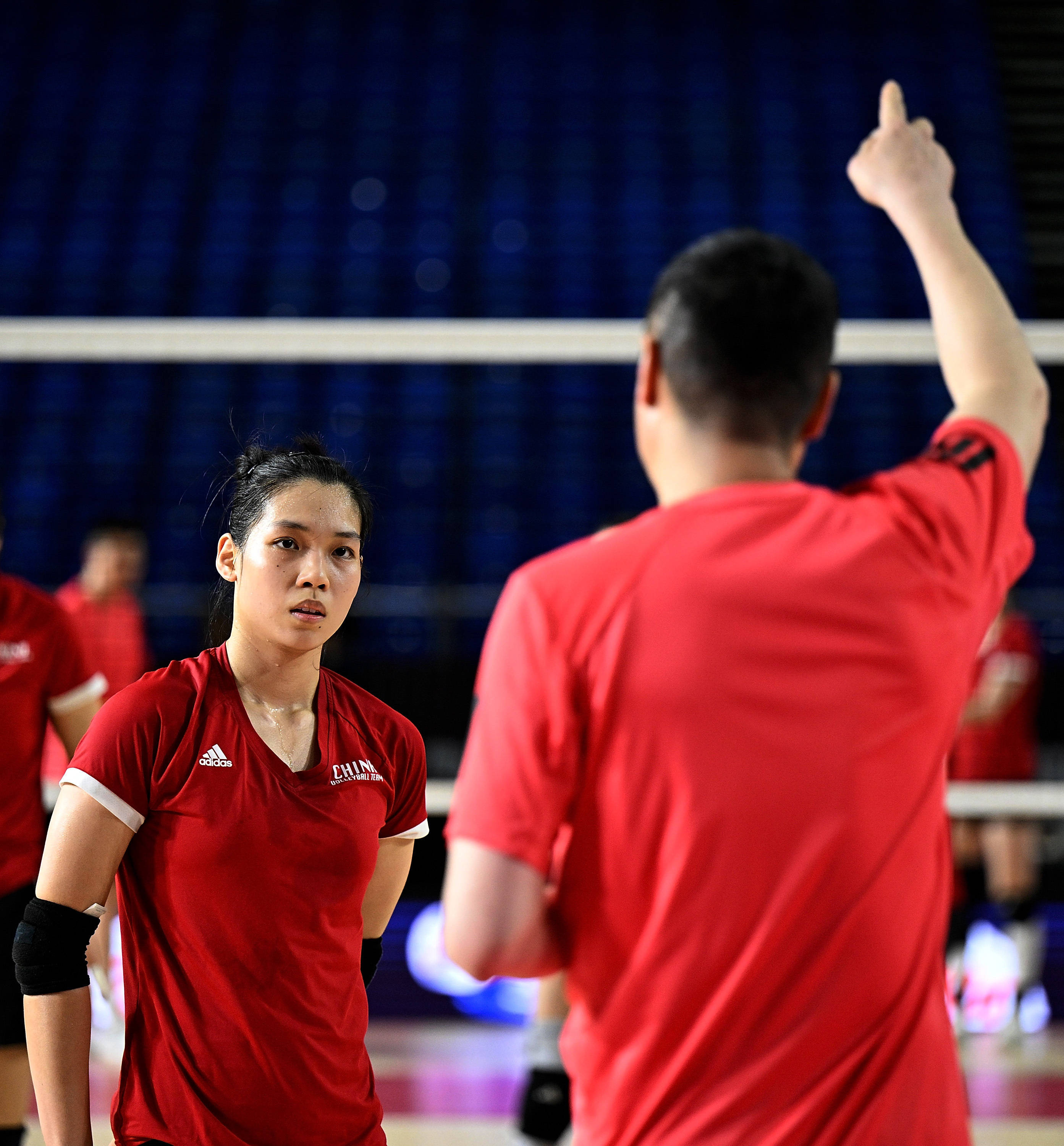 (体育)排球——女排世锦赛:中国队进行赛前训练