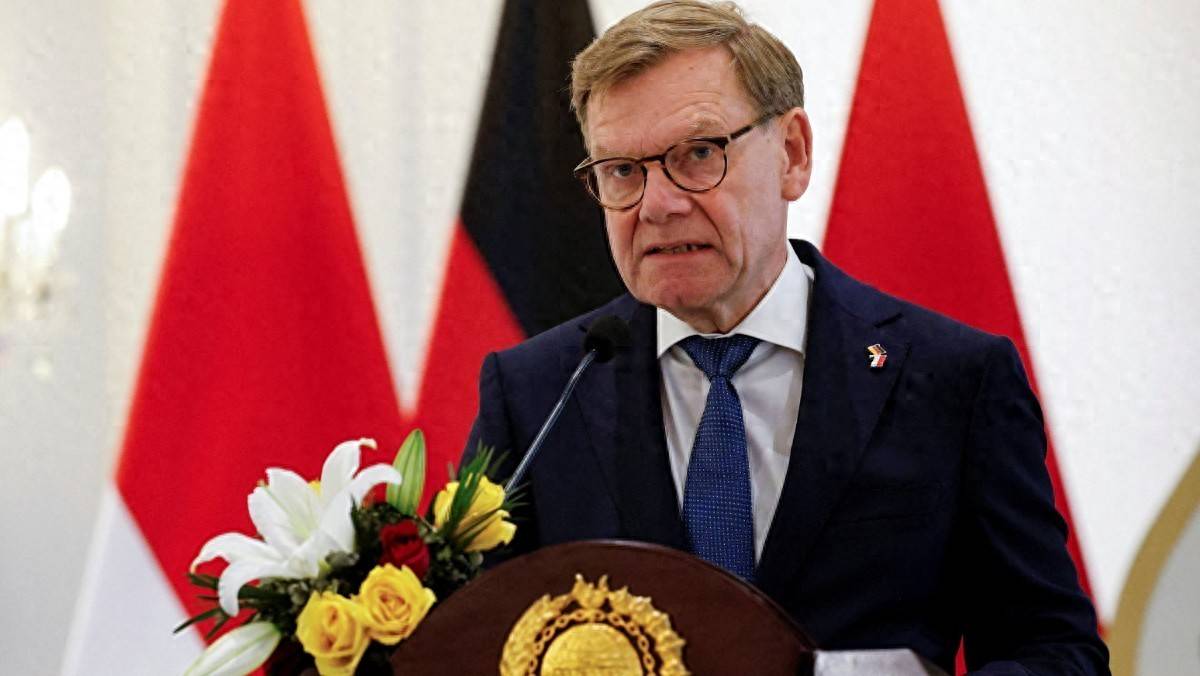 德国四天连发攻击，中国强势回应，7艘大型舰船南下，大量战机起飞