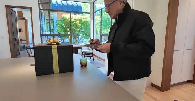 英伟达重磅消息！3499美元，“机器人大脑”芯片开售