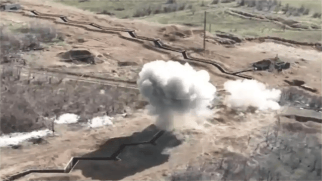 乌把所有人都骗了!大部队不再隐藏,一冒头就突破阵地狂飙4公里