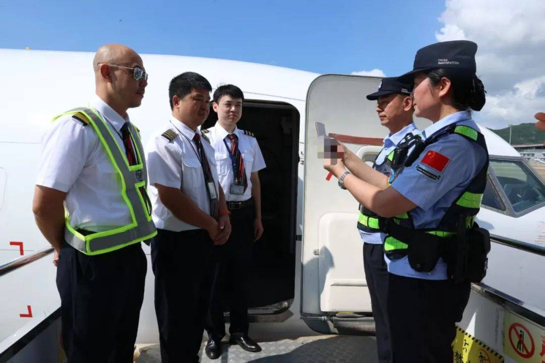 中国留学生因用手机拍照翻译遭拘押，中使馆紧急提醒！【新闻早知道】