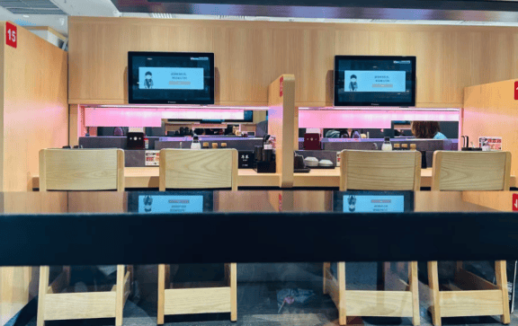 排队3小时的中产，随时准备抛弃寿司郎？