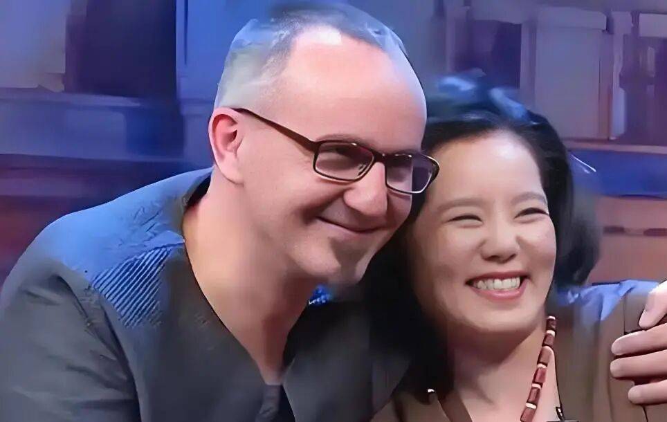 考古|龚琳娜新书首谈20年婚姻破碎！男方禁止她叫老公，还疑婚内爱上奥地利少妇