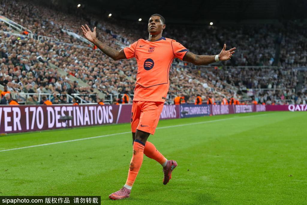 欧冠-拉什福德世界波+梅开二度 巴萨2-1客胜纽卡斯尔