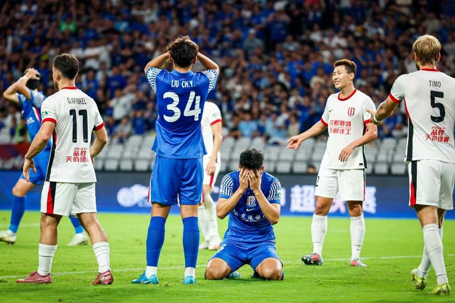 中超争冠形势明朗：国安已经掉队，申花希望渺茫，蓉城领先海港半个身位