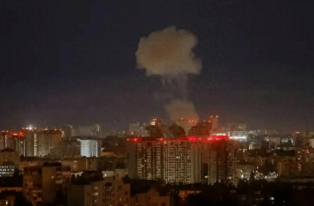 波兰万万没想到，俄罗斯先下手为强，深夜不宣而战，炮弹直接砸进波兰大使馆！