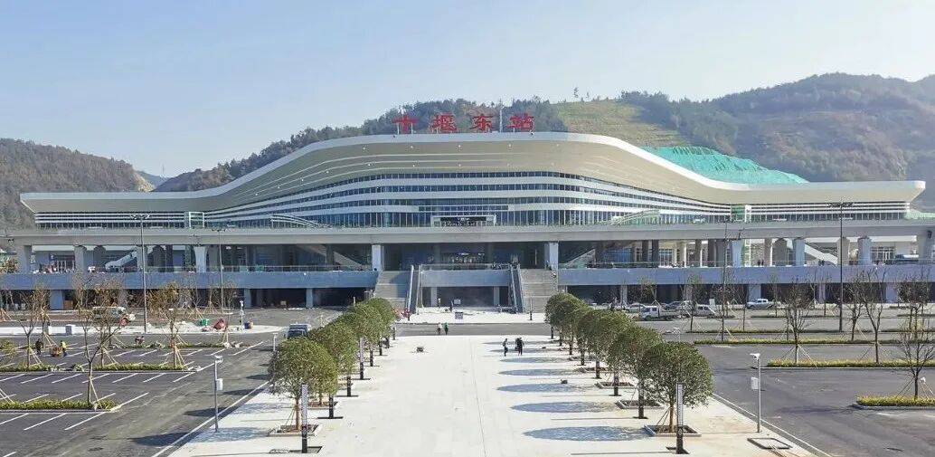 十堰交警发布国庆中秋假期出行攻略！