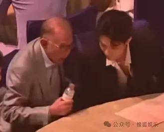 这场晚会台下简直是追星现场，名场面太多了吧？