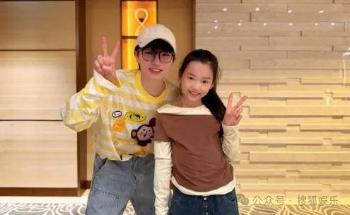 这场晚会台下简直是追星现场，名场面太多了吧？