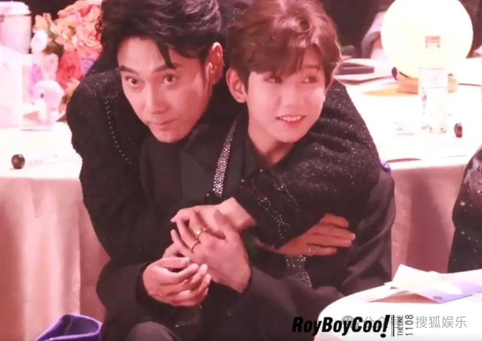 这场晚会台下简直是追星现场，名场面太多了吧？