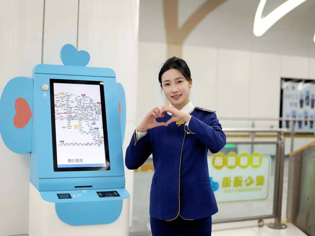 国庆节期间,郑州地铁线网延时服务;公交上线文旅线路“套餐”!