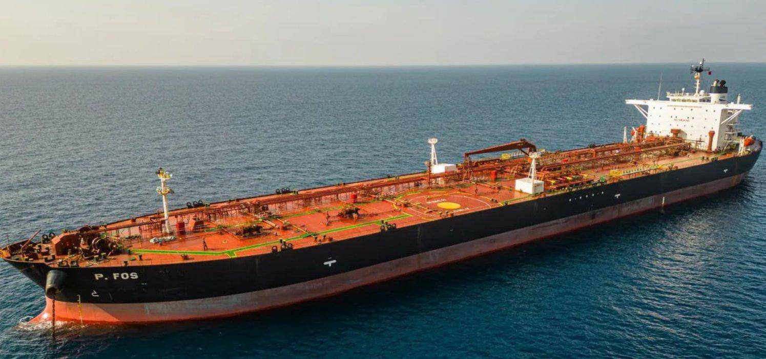 法国这次捅马蜂窝了,北约首次扣押俄罗斯油轮,中国北极航线破局