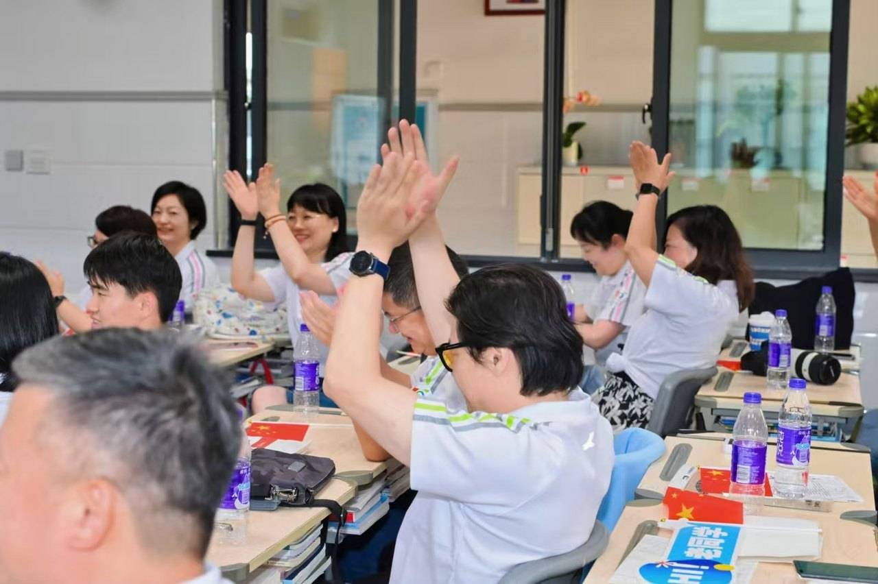那个让老师骄傲的“调皮”班级!30年同学聚会,还伴有一封来自贵州的感谢信