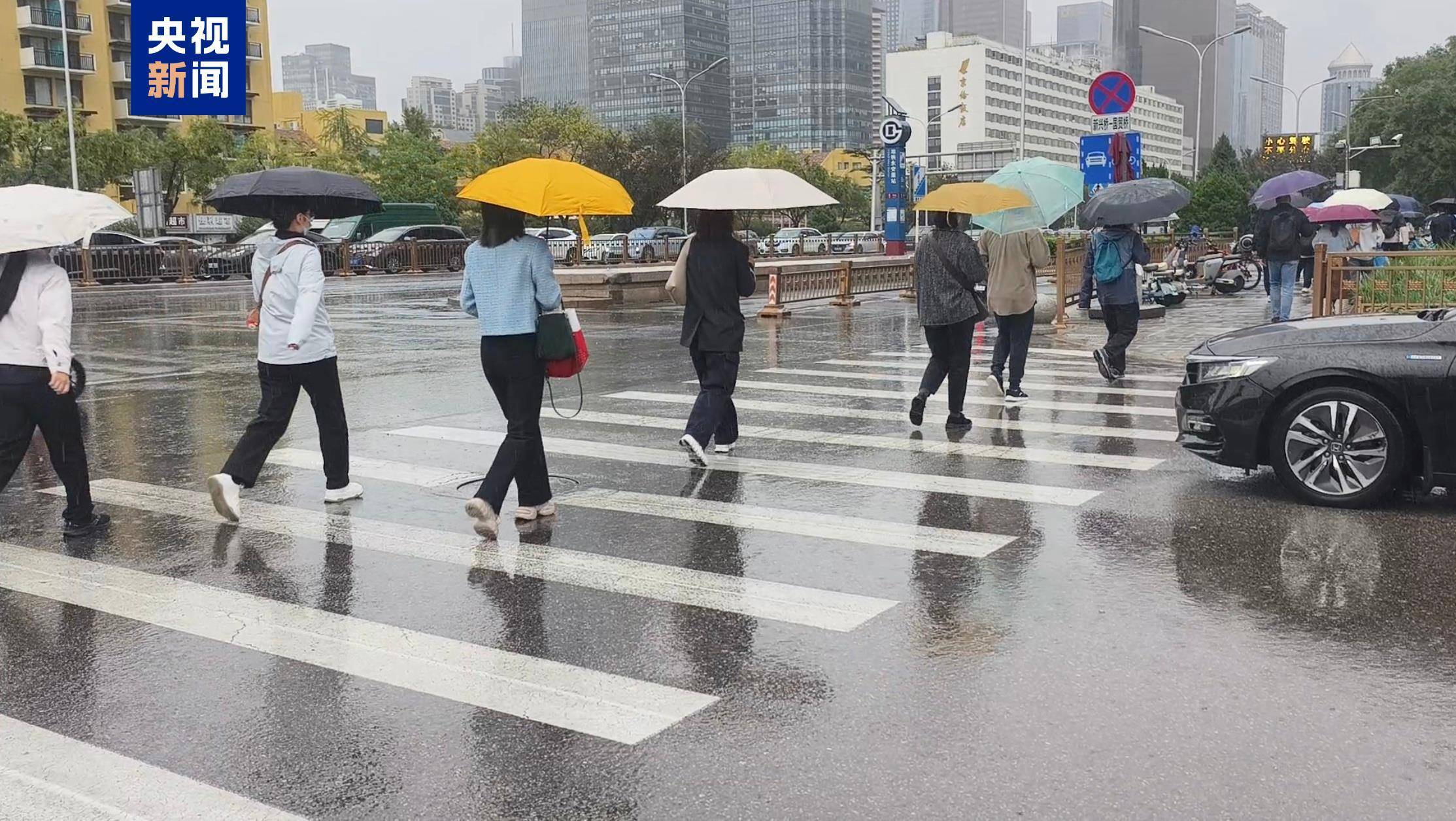 节后首个工作日 北京通勤通学叠加降雨出行压力大