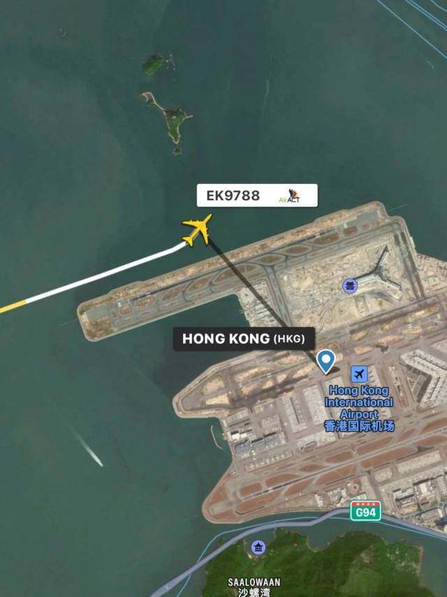 香港国际机场一货机降落后滑出海面，致两人死亡