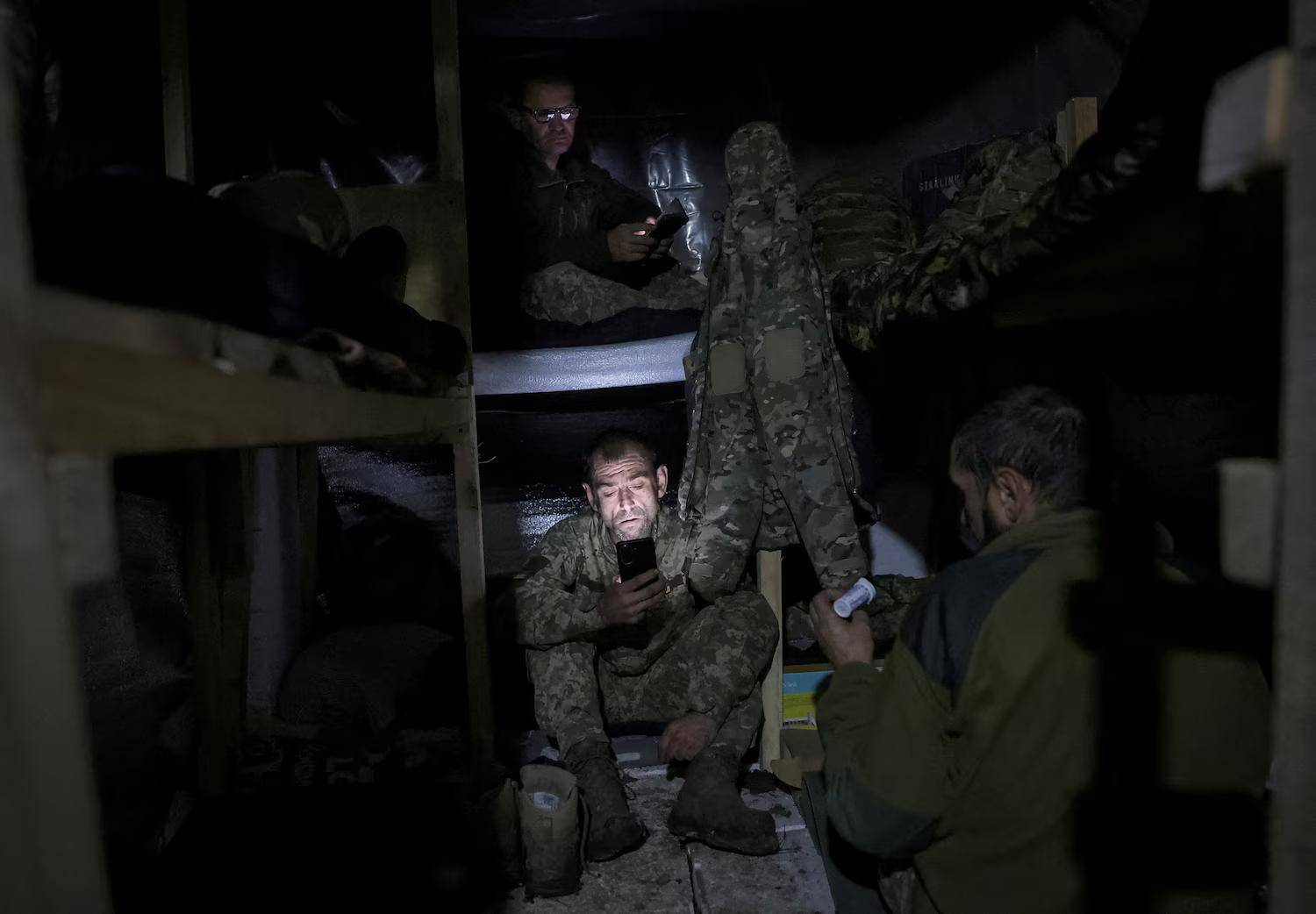 俄军夺取85%红军城,泽连斯基大势已去,俄媒:又开始寻找替罪羊