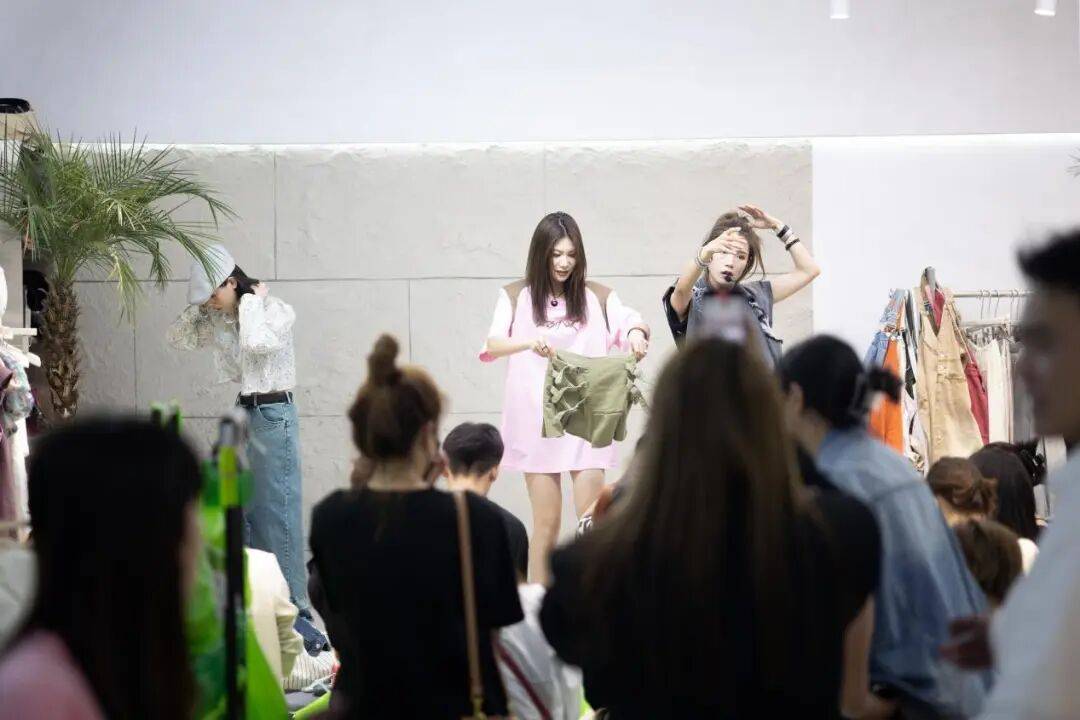 “网红大厦”变空、头部主播大撤退，杭州还是“改命之城”吗？