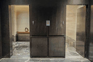 “我只想上个厕所,别考我了行不行!”