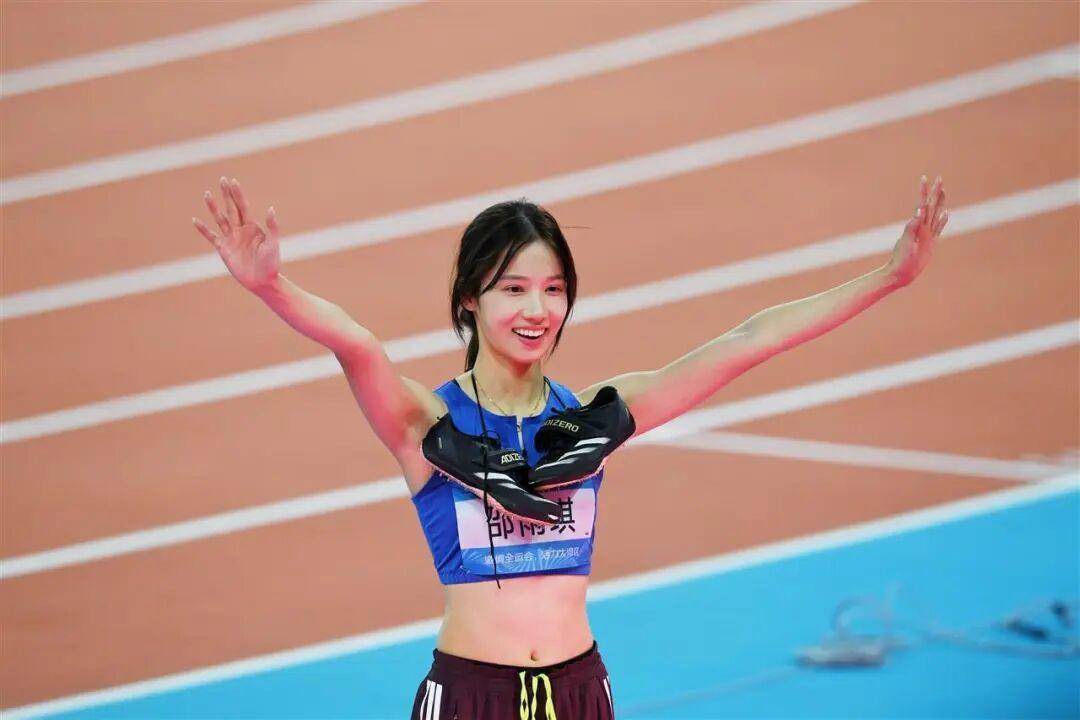 邵雨琪获全运会女子跳高金牌,曾为吴艳妮发声:我们都是有实力的漂亮女生