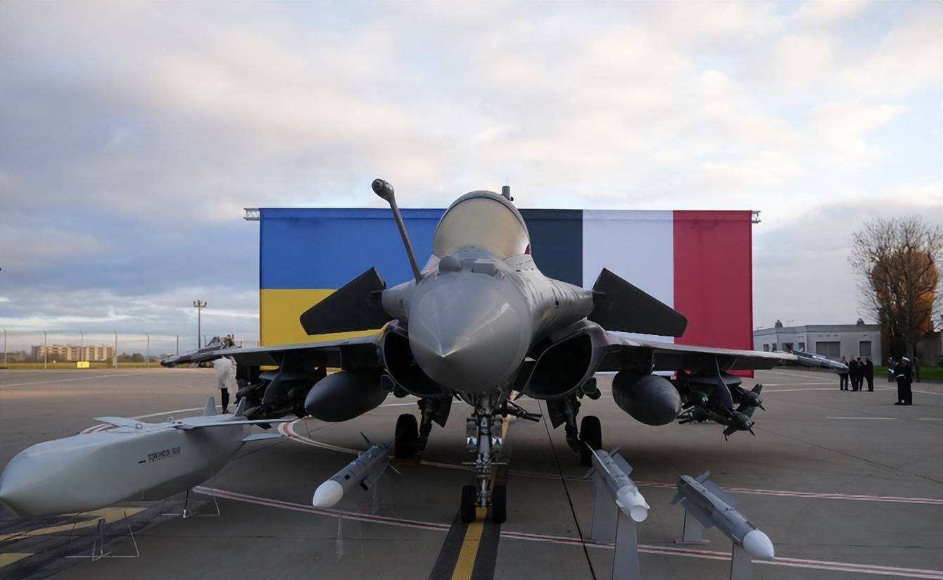 非要惹怒俄罗斯？百架战机开路！乌克兰迎来新靠山，克宫表态：不足为惧，底气到底从哪来？