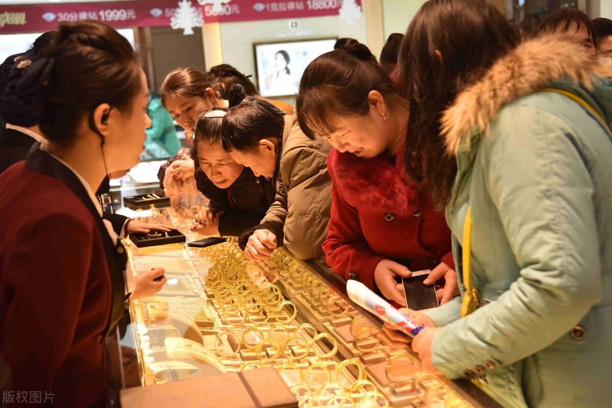贵金属怎样炒(炒贵金属风险大吗)